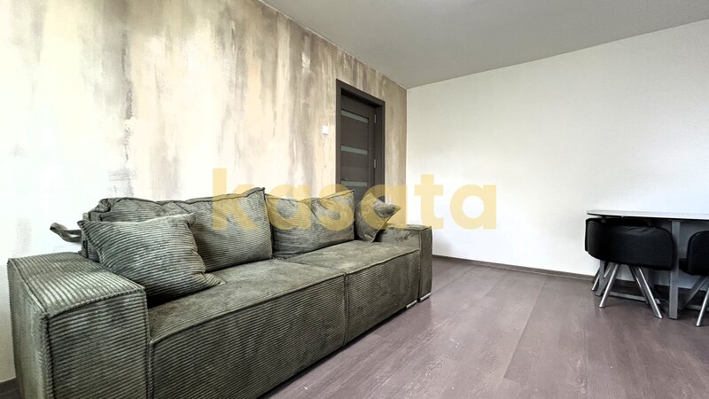 Doamna Ghica, 2 camere, decomandat, renovat, mobilat si utilat.