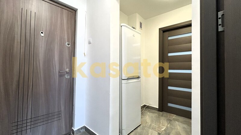 Doamna Ghica, 2 camere, decomandat, renovat, mobilat si utilat.