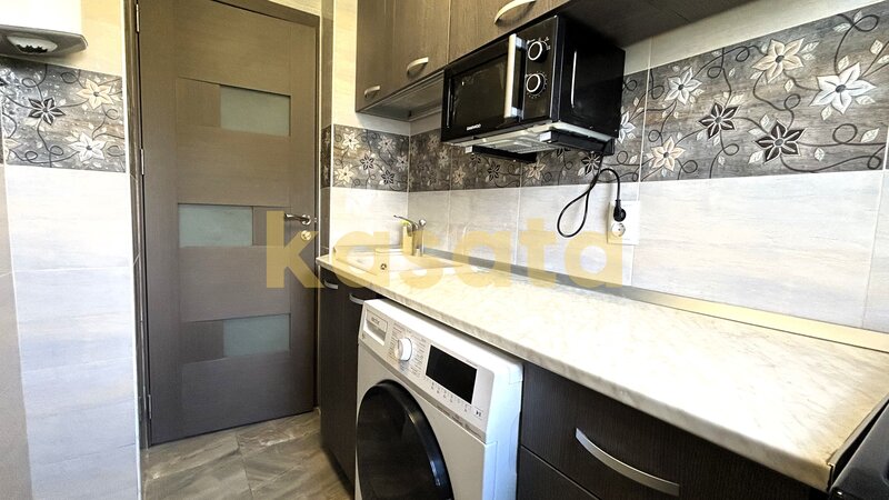 Doamna Ghica, 2 camere, decomandat, renovat, mobilat si utilat.